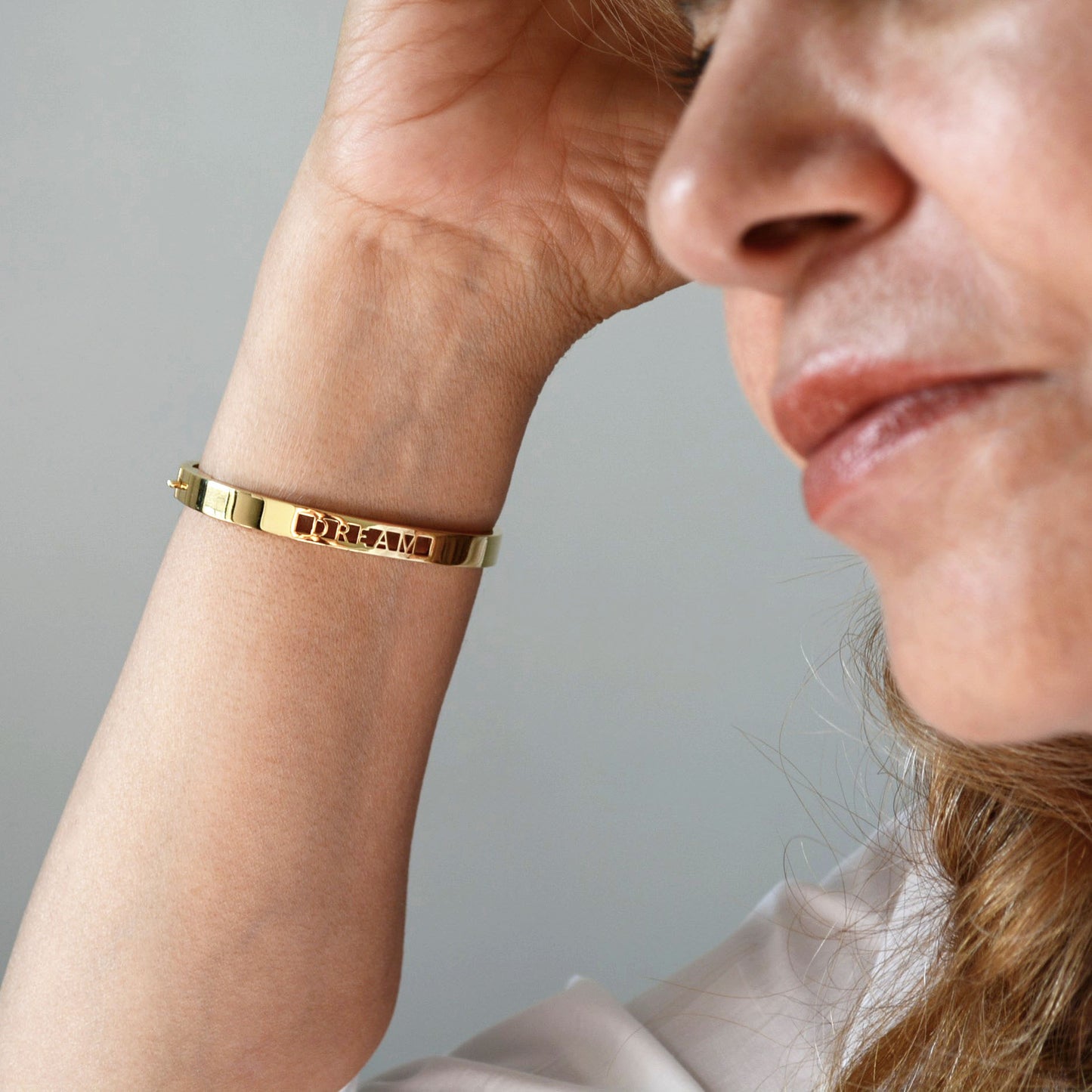 Lara Bangle