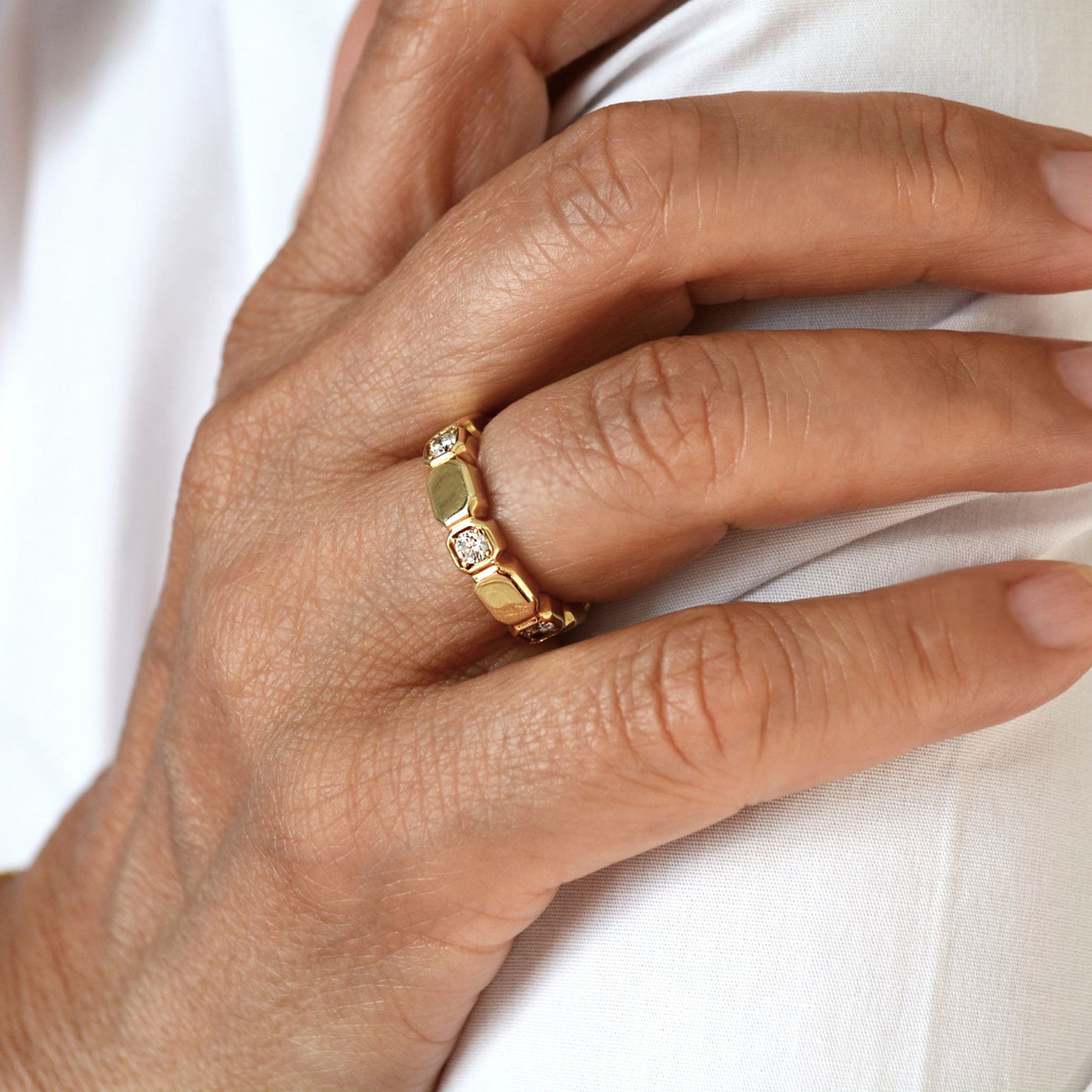Bella Alternating Diamond Band